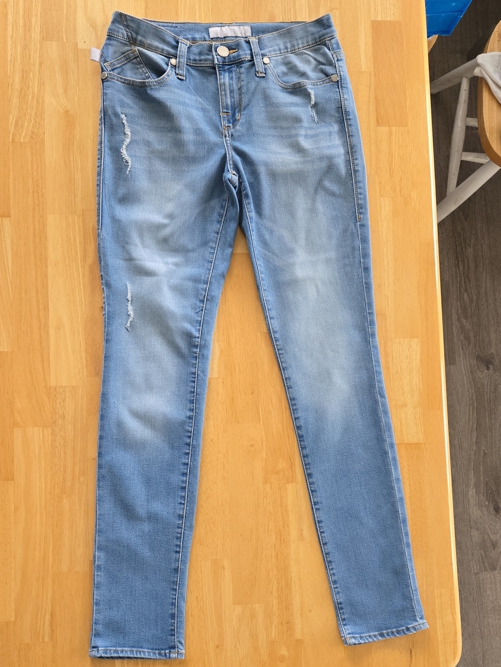 Women's BERLIN size 8 Skinny Jeans - Casual Distressed Style